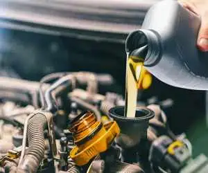 6 مایع حیاتی برای خودرو که باید مرتب بررسی کنید؛ این اشتباه ها هزینه سازند