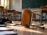 مصدومیت دانش آموز با پرتاب صندلی در مدرسه -  مدیر و معاون توبیخ شدند