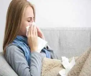 متخصص بیماری های عفونی: آنتی بیوتیک سرماخوردگی و آنفلوانزا را درمان نمی کند -  تصور اینکه داروی تزریقی قوی تر است ثابت نشده